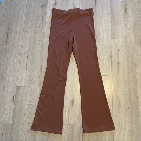 Aritzia Wilfred Candace Flared Pant - Picture 7 of 7